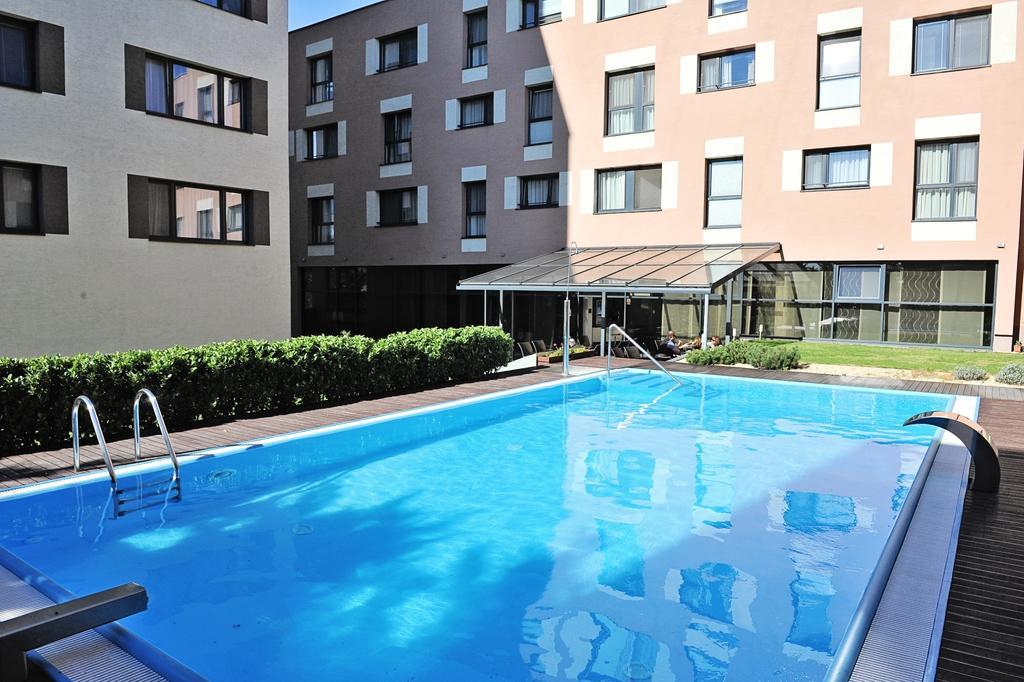 Melrose Apartments Pressburg Exterior foto